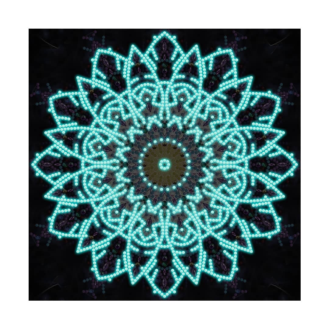 Diamond Painting Nachtleuchtend - Feines Mandala - gedruckt in Ultra-HD - Mandala, Nachtleuchtend, quadratisch